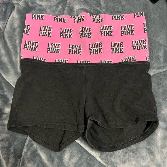 Pink shorts - Picture 2 of 4